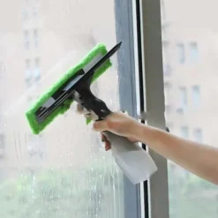 3-i-1 Spray-Skrapa Borste Vattenspray Fönsterrengörare Glasskrapa Torkare Mikrofiberdukset Grön
