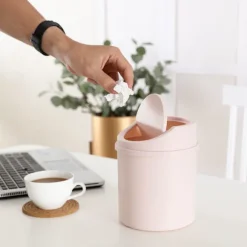 Mini skrivbordspapperskorg Liten papperskorg med lock Sovrumsskräp White