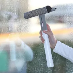 Städskrapa med Inbyggd Sprayflaska - Grå Blå