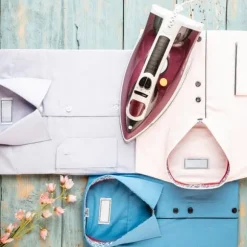 TS Steam Iron with Maximum Power of 3000W and Stainless Steel Soleplate